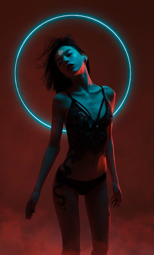 澳女泳队三强之争中稳居第一集团,澳洲泳坛少女惊艳